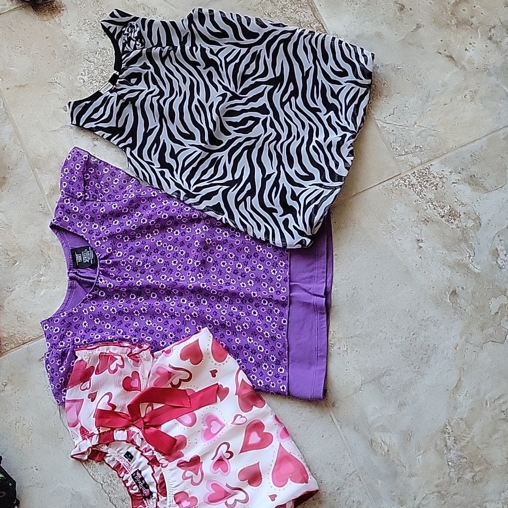 Girls size 4T bundle blouses.
